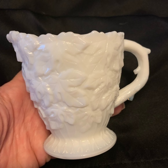 Vintage‎ Westmoreland Bramble maple leaf white milk glass cream & sugar set - Picture 5 of 10